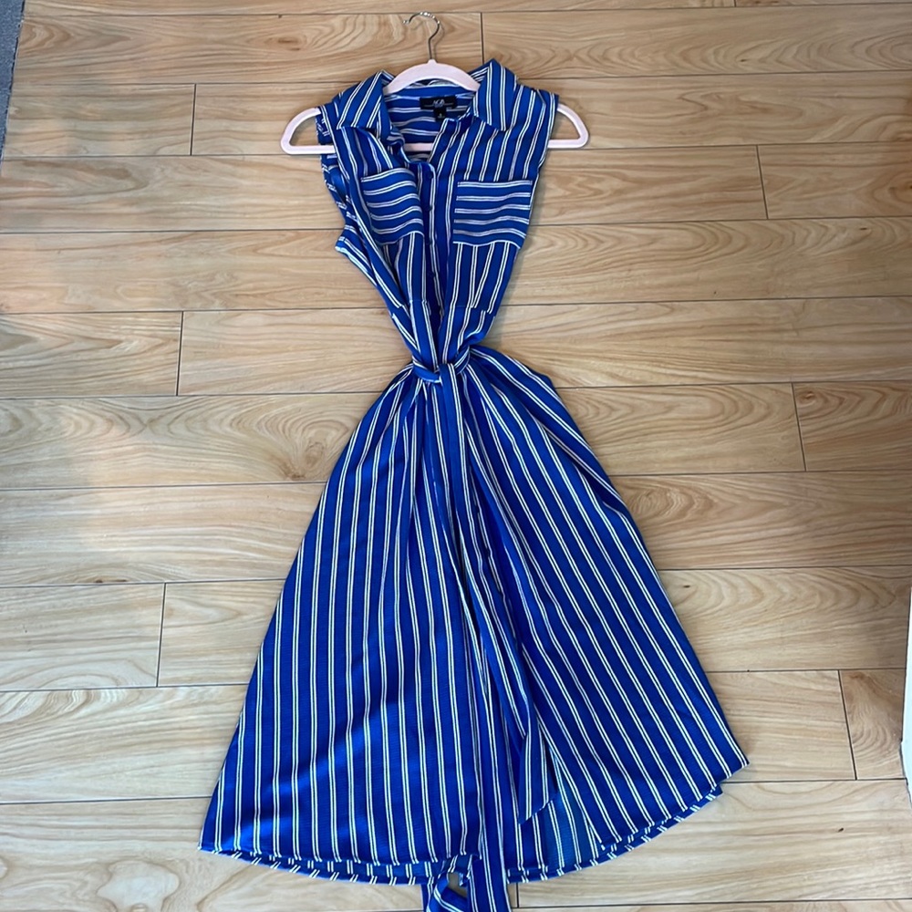 Blue black and white striped midi dress! Size 6